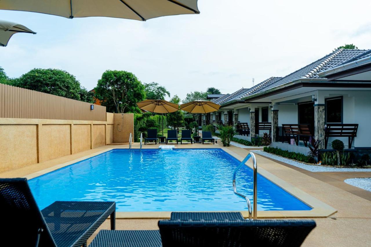 Thai Smile Resort Rayong Extérieur photo